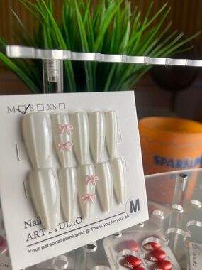 Pearl White Press-On Nails with Pink Bows